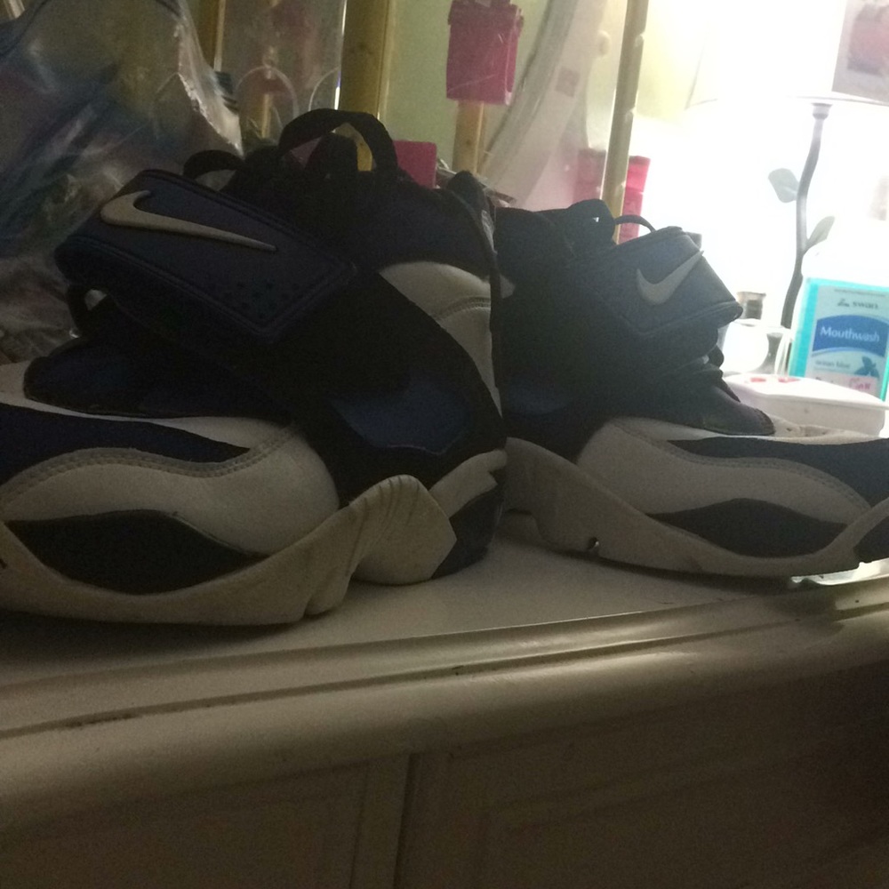 I’m selling shoes